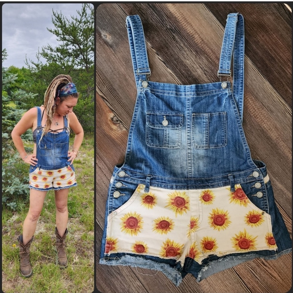 HOT KISS Sunflower BIB overall jean shorts yellow flower Denim Distressed Size 7